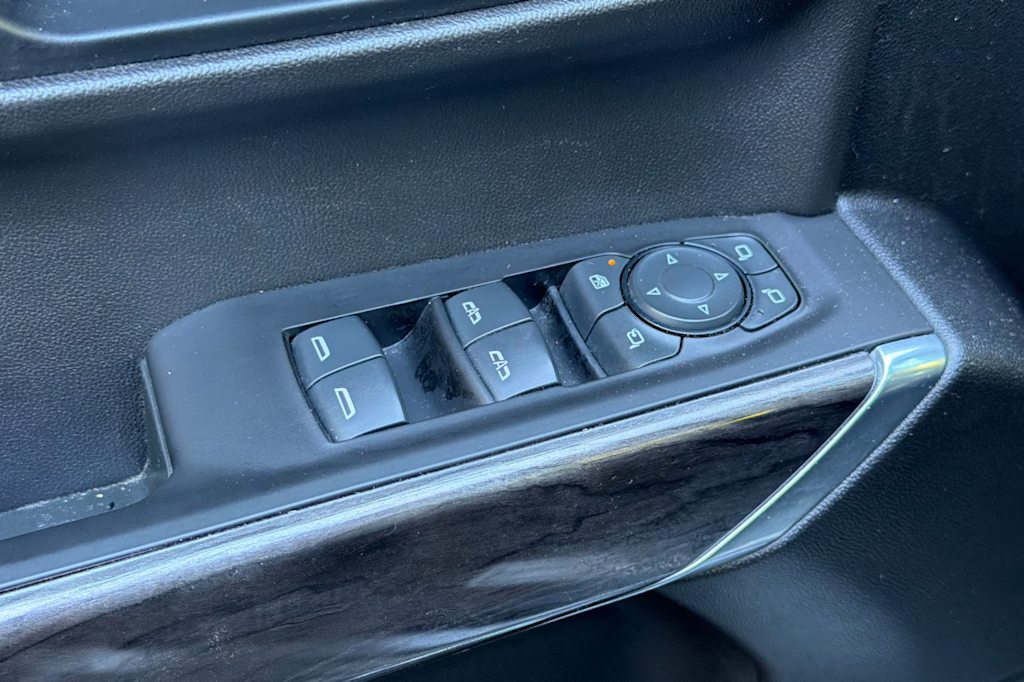 Thumbnail: 2020 Chevrolet Silverado 1500 - 20