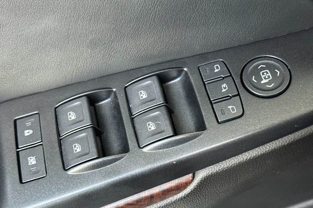 Thumbnail: 2016 GMC Yukon - 20