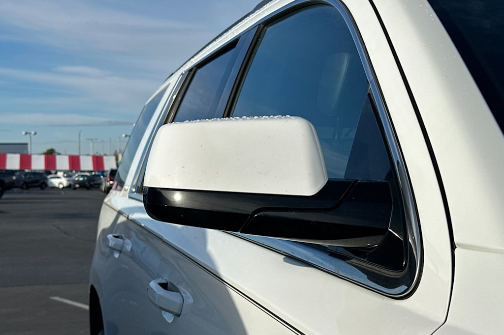 Thumbnail: 2017 GMC Yukon - 16