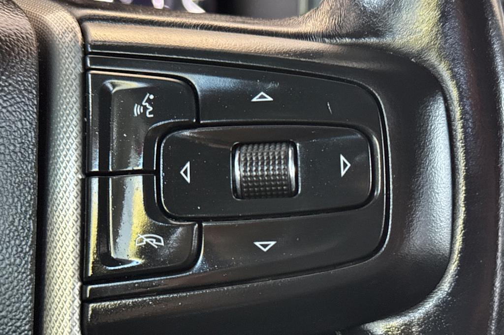 Thumbnail: 2022 GMC Yukon - 32