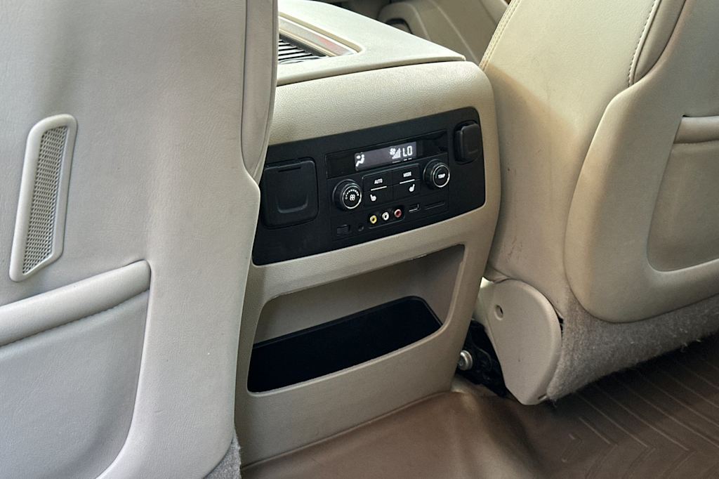 Thumbnail: 2015 GMC Yukon XL - 22