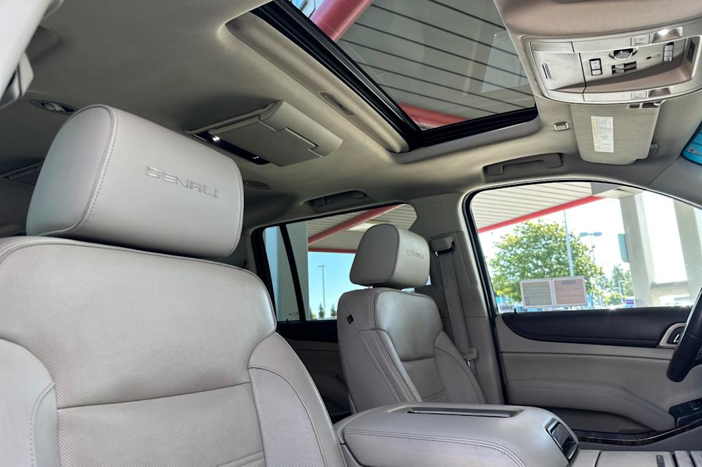 Thumbnail: 2015 GMC Yukon XL - 24