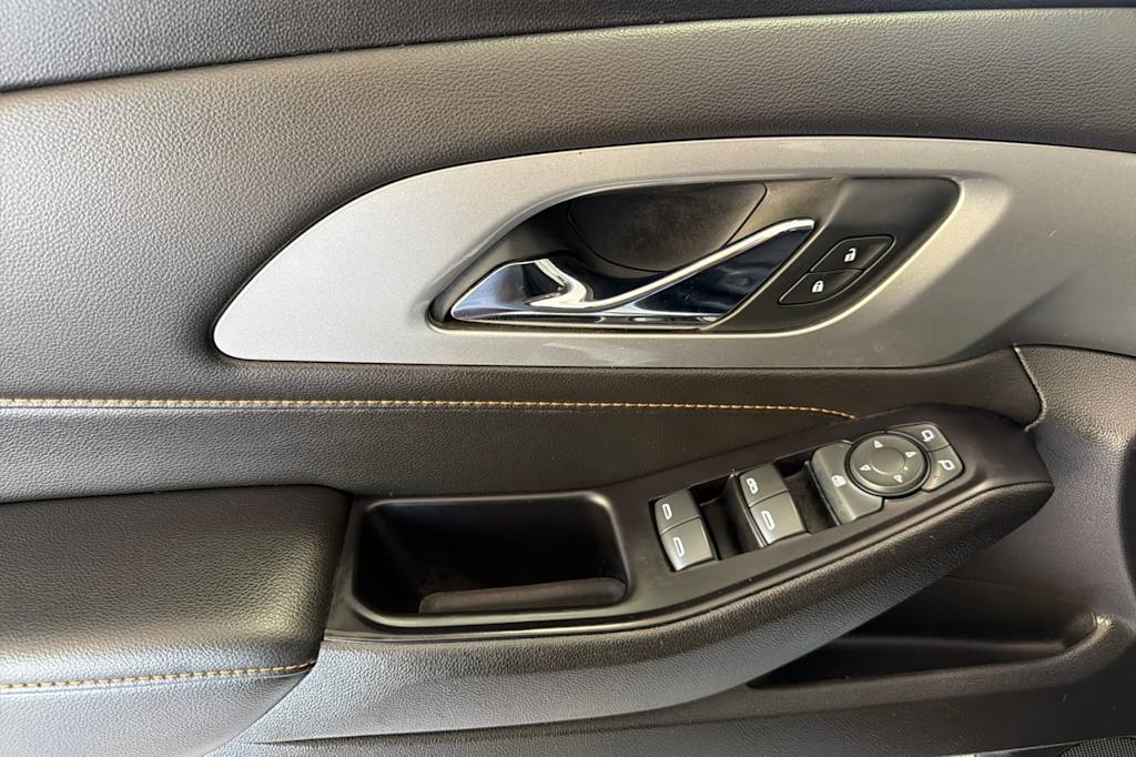 Thumbnail: 2019 Chevrolet Traverse - 21