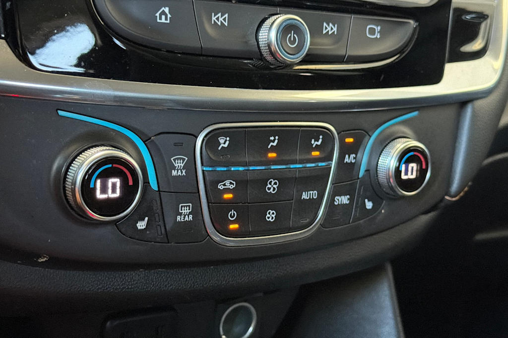 Thumbnail: 2019 Chevrolet Traverse - 27