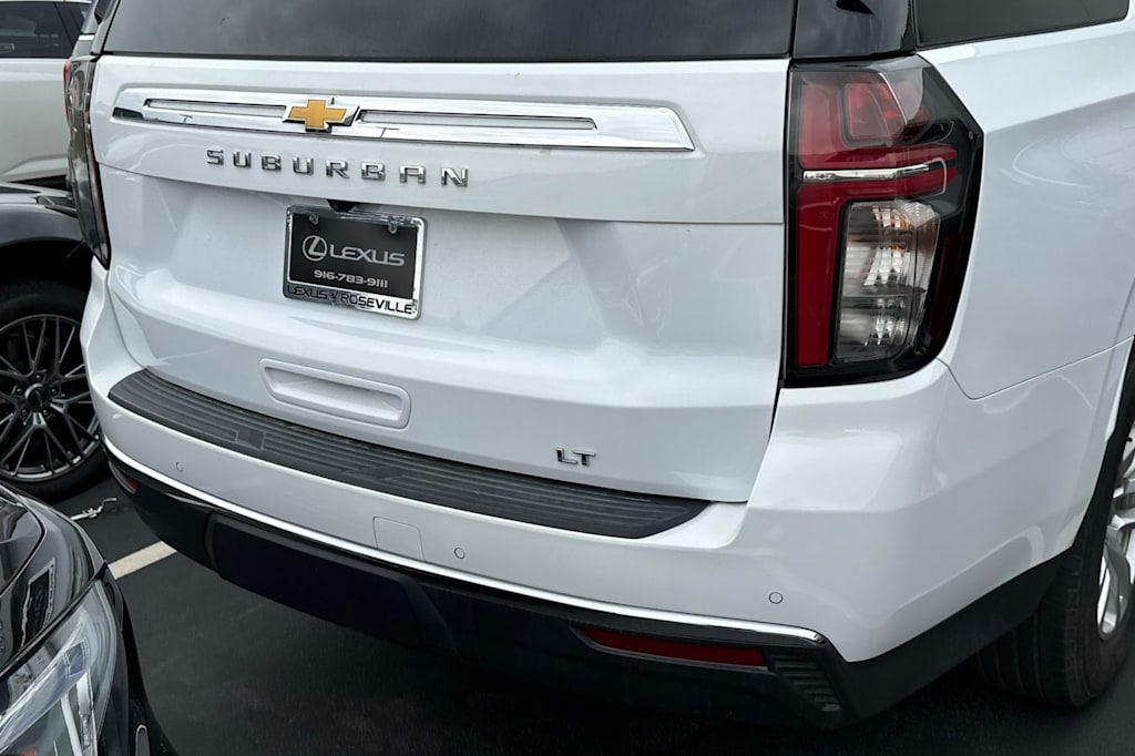 2023 Chevrolet Suburban 1500 LT 16