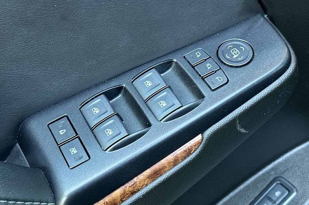 Thumbnail: 2019 Chevrolet Suburban - 22