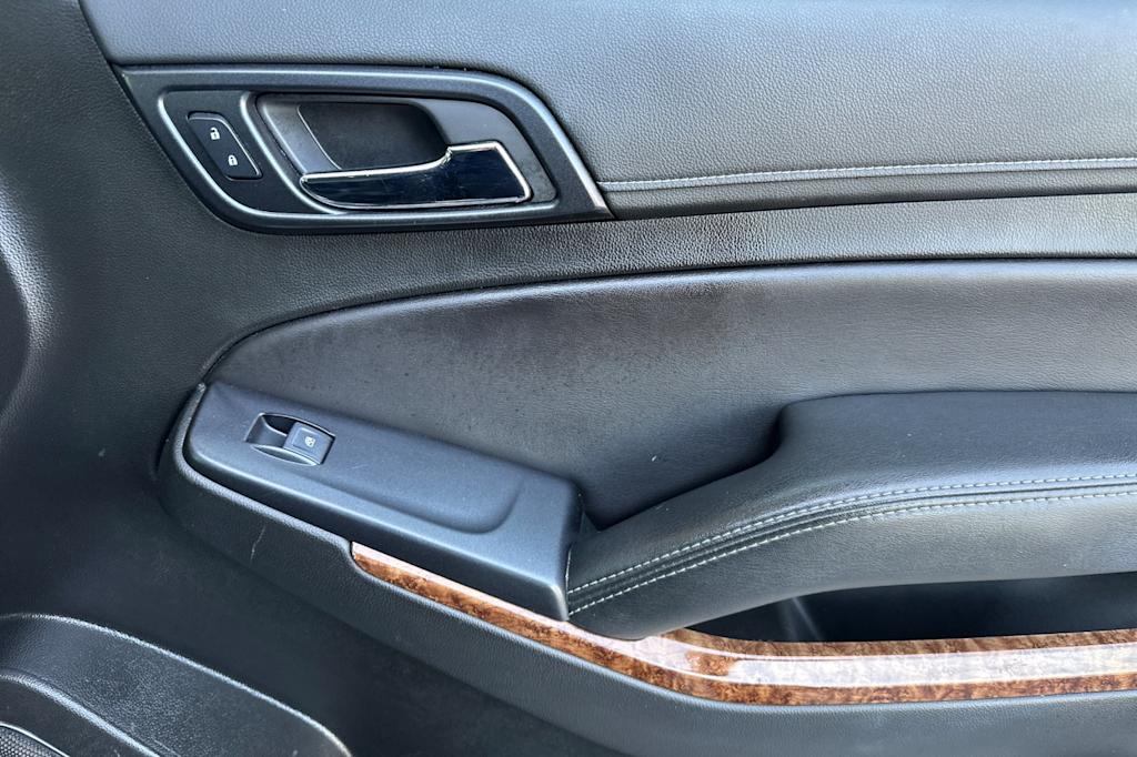 Thumbnail: 2019 Chevrolet Suburban - 25