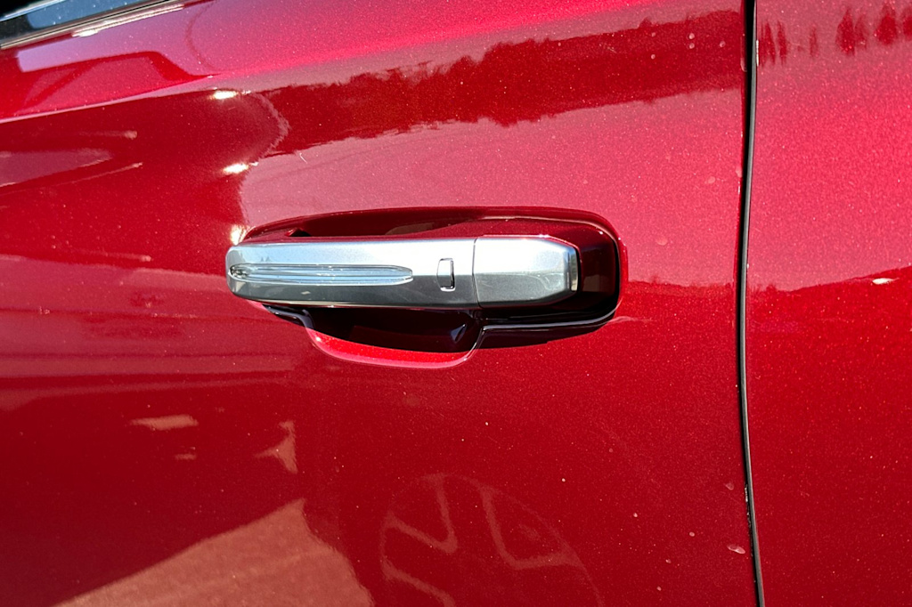 Thumbnail: 2016 Cadillac Escalade - 18