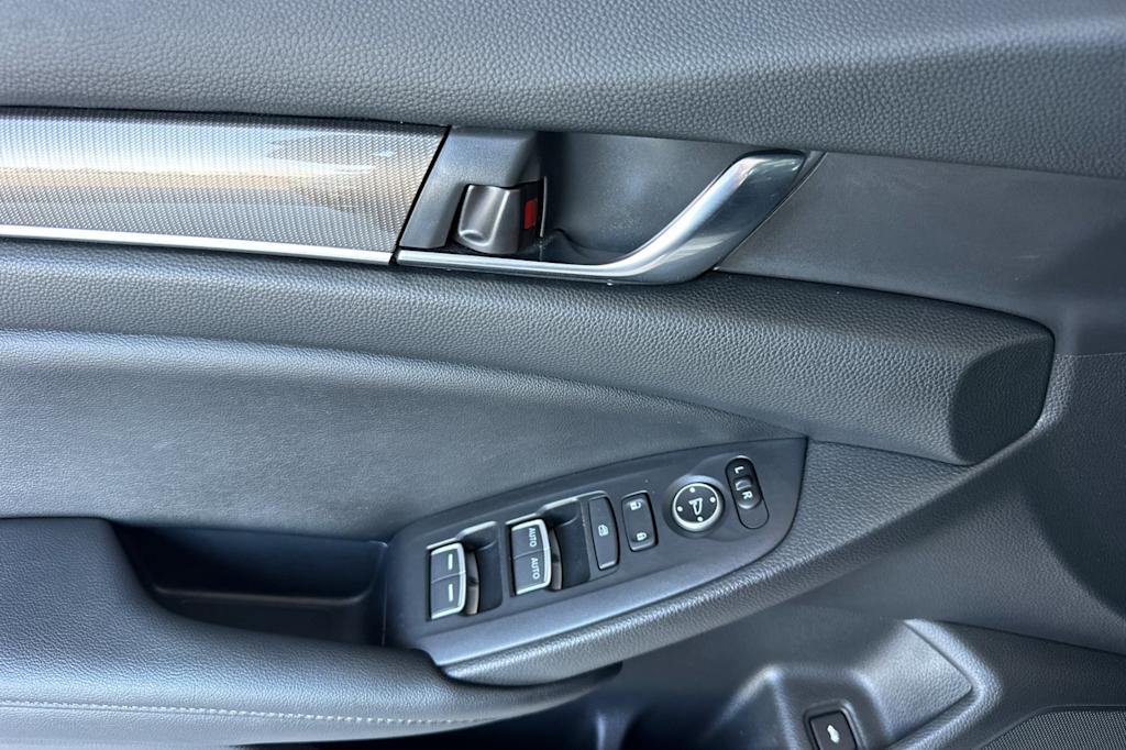 Thumbnail: 2019 Honda Accord - 19