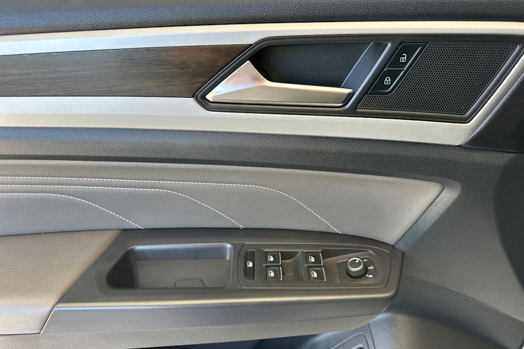 Thumbnail: 2021 Volkswagen Atlas - 22