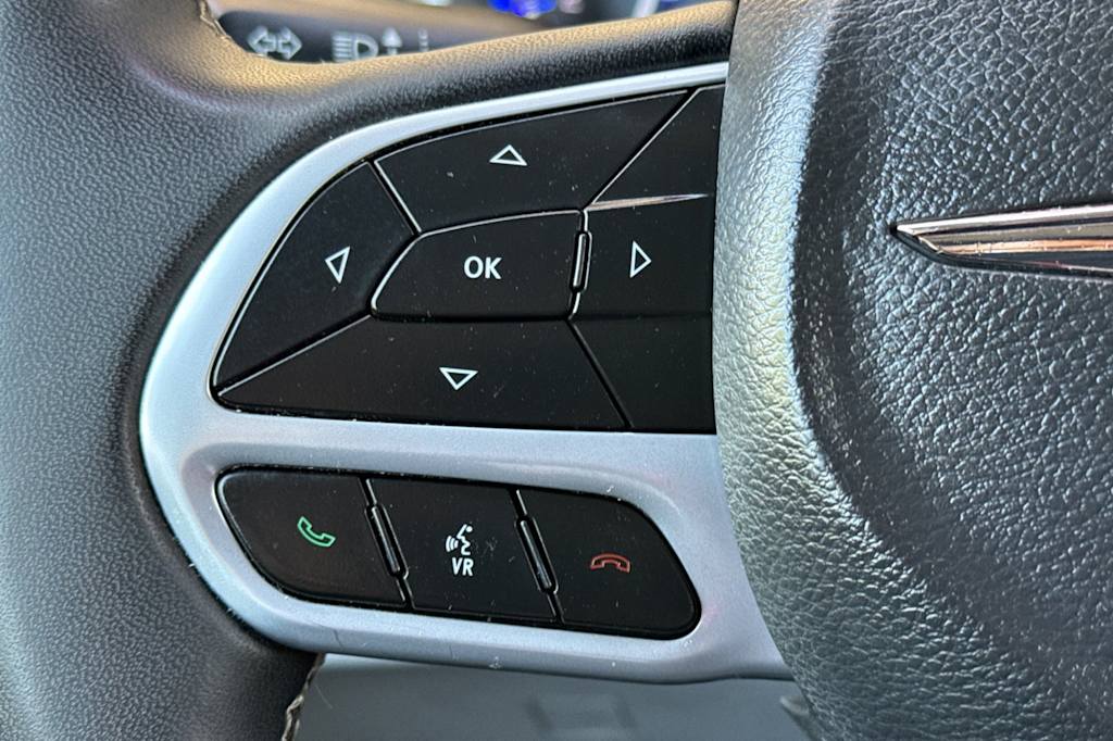 Thumbnail: 2023 Chrysler Pacifica - 29