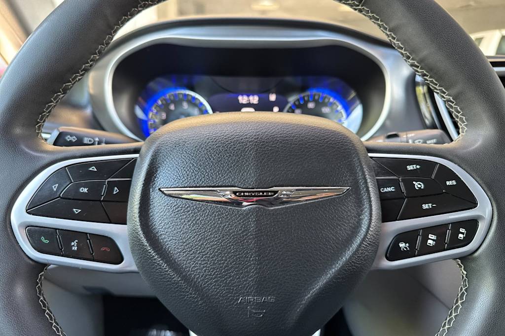 Thumbnail: 2023 Chrysler Pacifica - 28