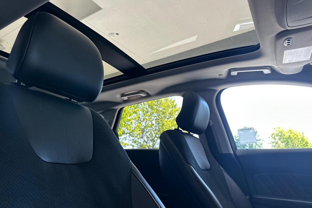 Thumbnail: 2015 Ford Edge - 24