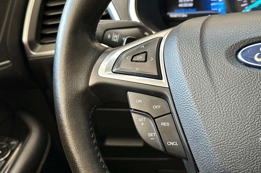 Thumbnail: 2015 Ford Edge - 31