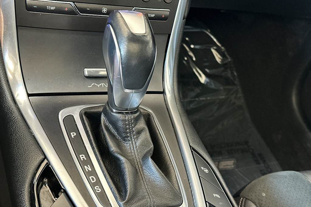 Thumbnail: 2015 Ford Edge - 14