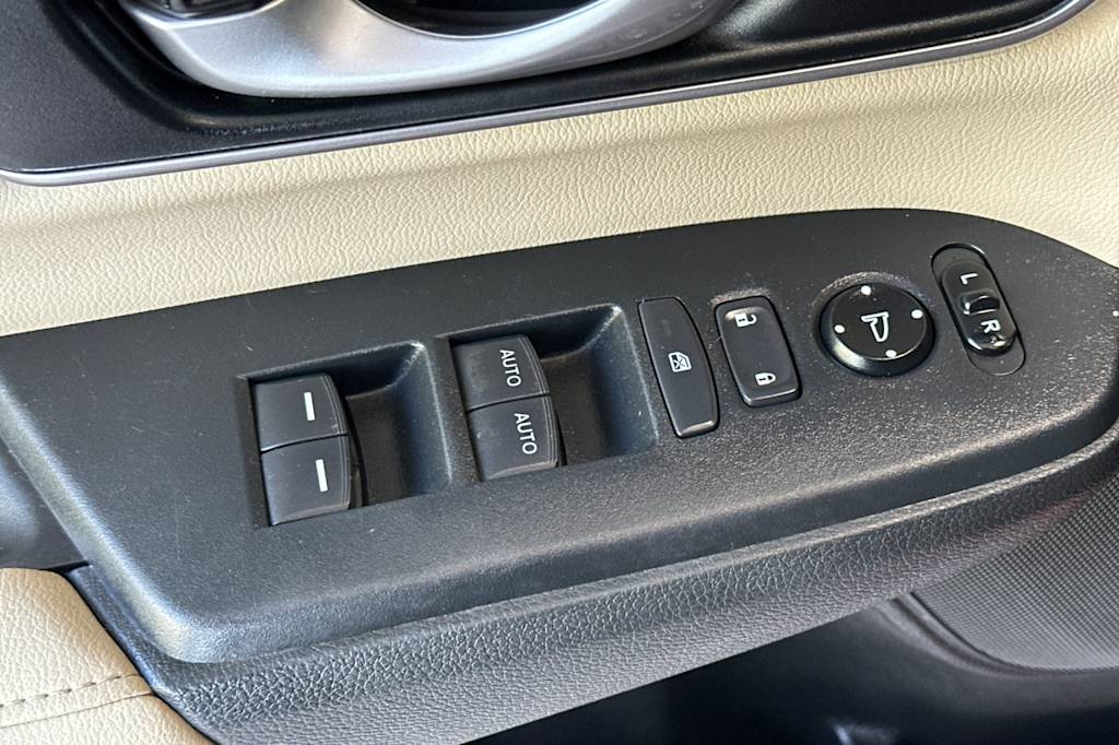 Thumbnail: 2018 Honda CR-V - 23