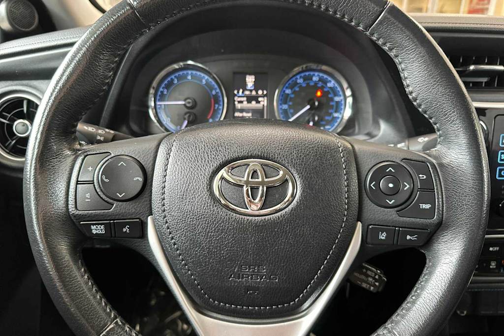 2019 Toyota Corolla L 26