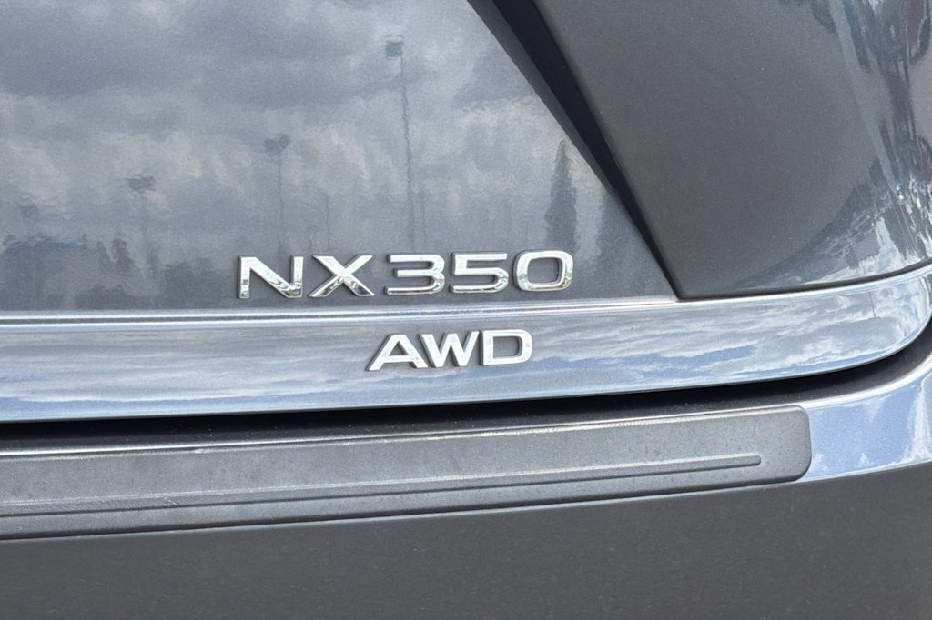 Thumbnail: 2024 Lexus ES - 7