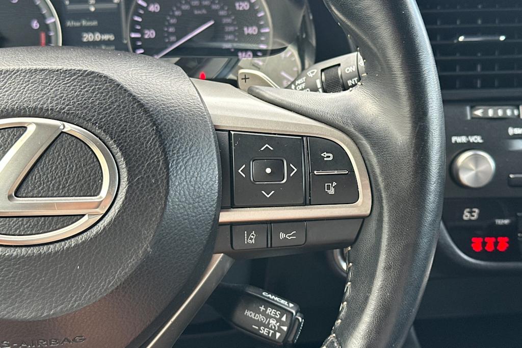 Thumbnail: 2021 Lexus RX - 31