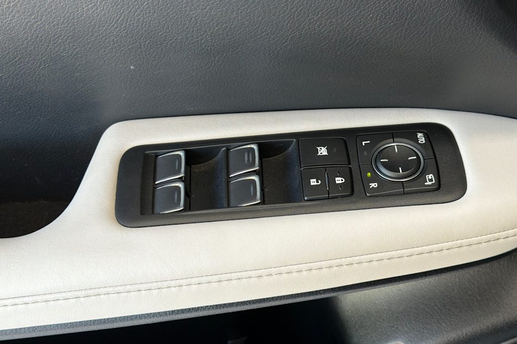 Thumbnail: 2020 Lexus RX - 23