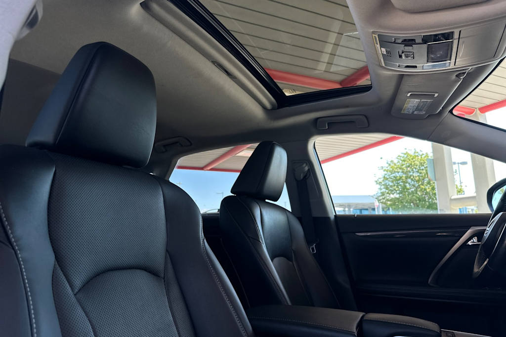 Thumbnail: 2020 Lexus RX - 24