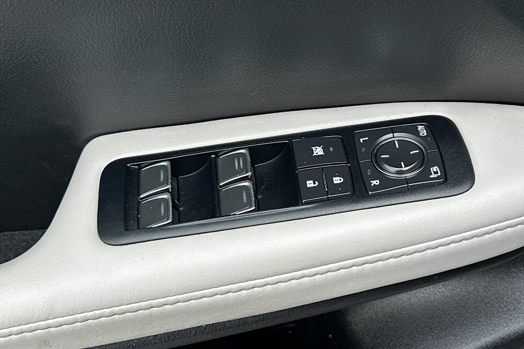 Thumbnail: 2017 Lexus RX - 23