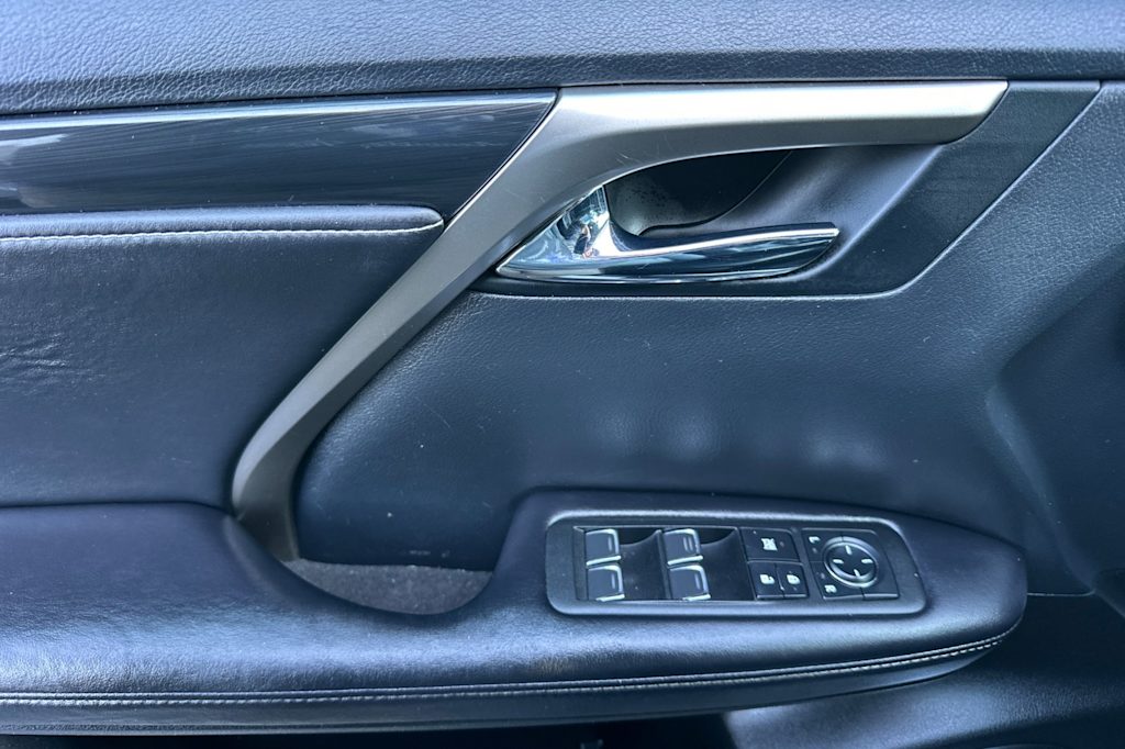 Thumbnail: 2019 Lexus RX - 22