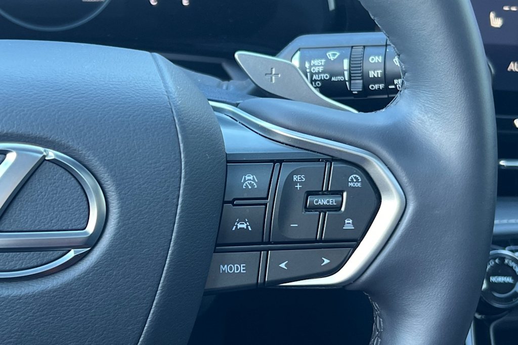 Thumbnail: 2025 Lexus ES - 29