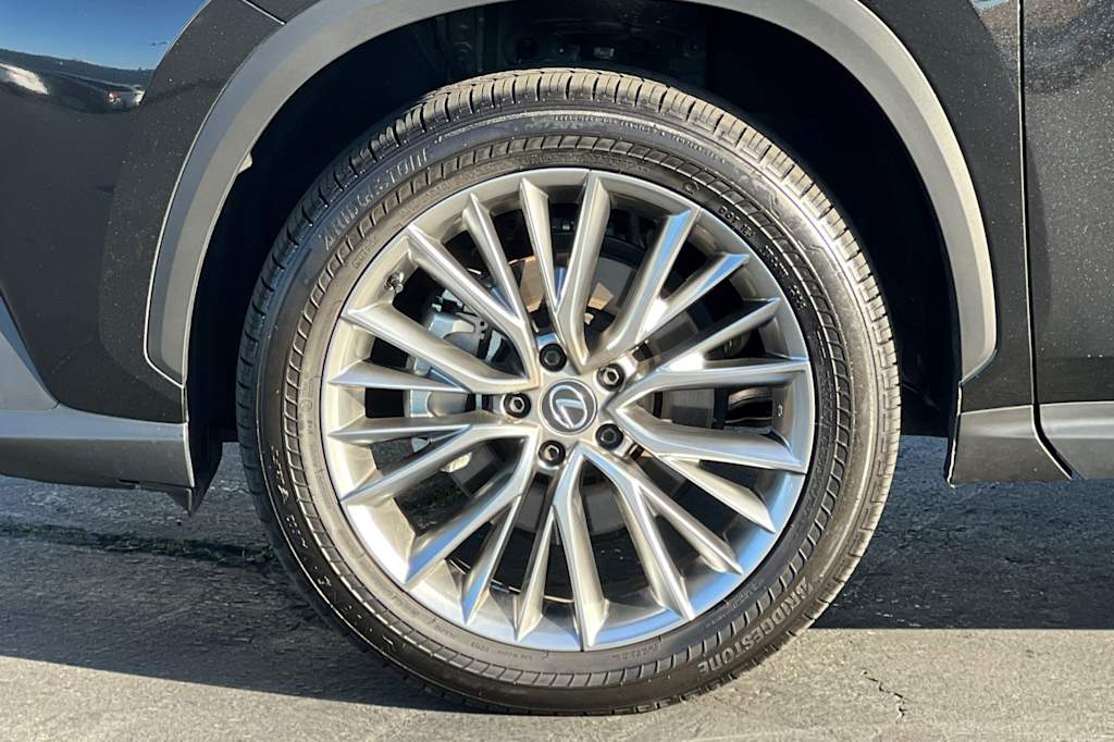 Thumbnail: 2025 Lexus ES - 7