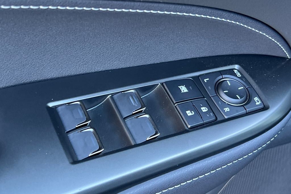 Thumbnail: 2025 Lexus ES - 20