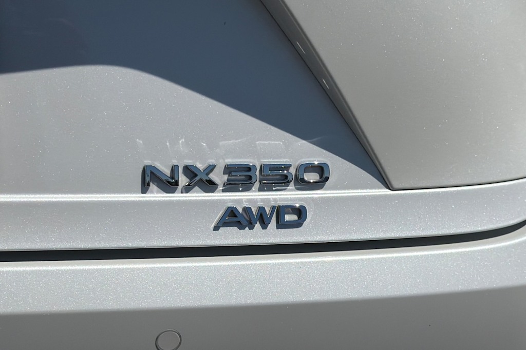 Thumbnail: 2025 Lexus ES - 7