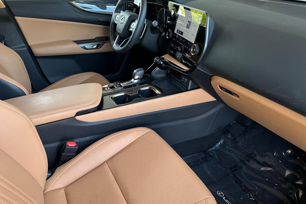 Thumbnail: 2025 Lexus ES - 12