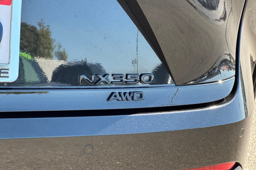 Thumbnail: 2025 Lexus ES - 7