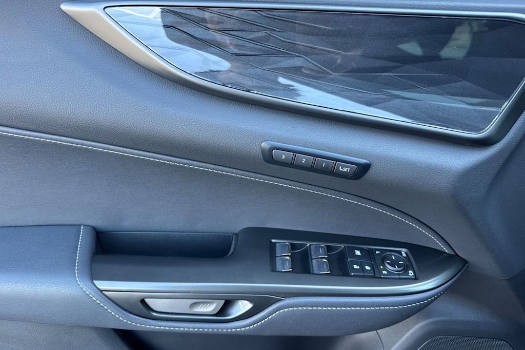 Thumbnail: 2025 Lexus ES - 20