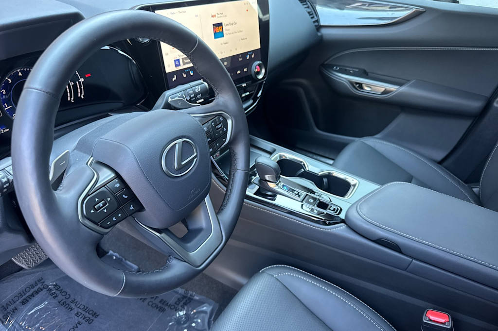 Thumbnail: 2025 Lexus ES - 9
