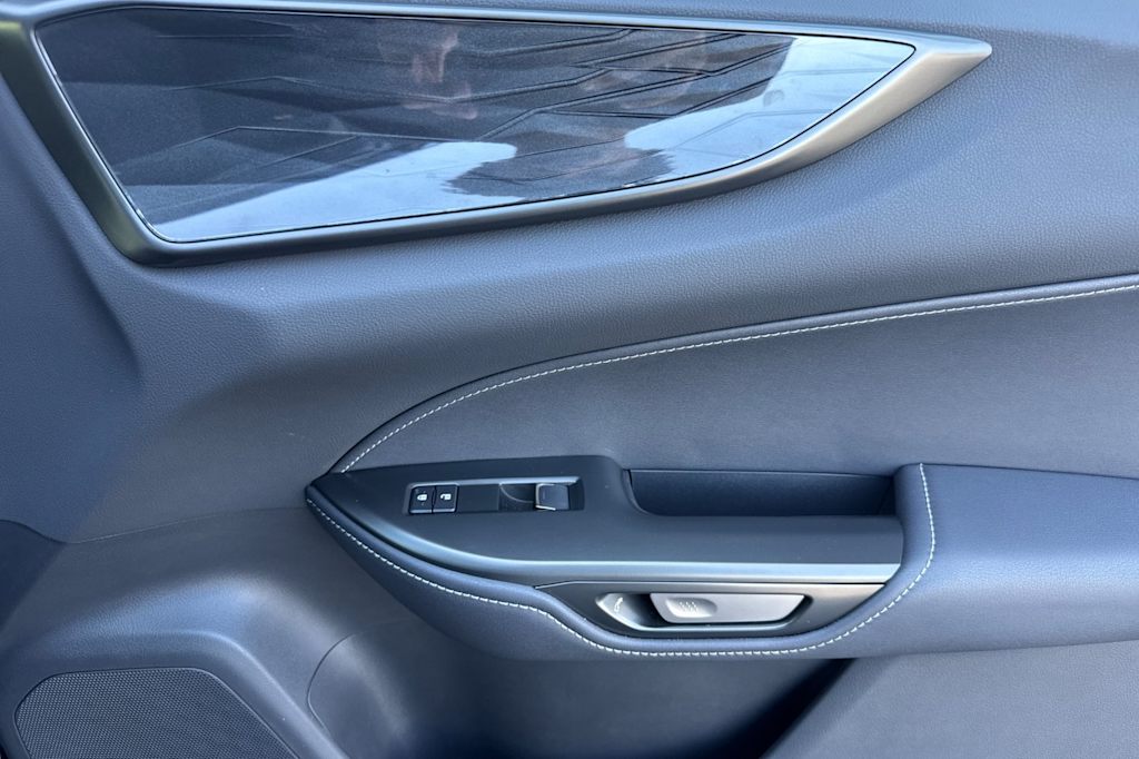 Thumbnail: 2025 Lexus ES - 24