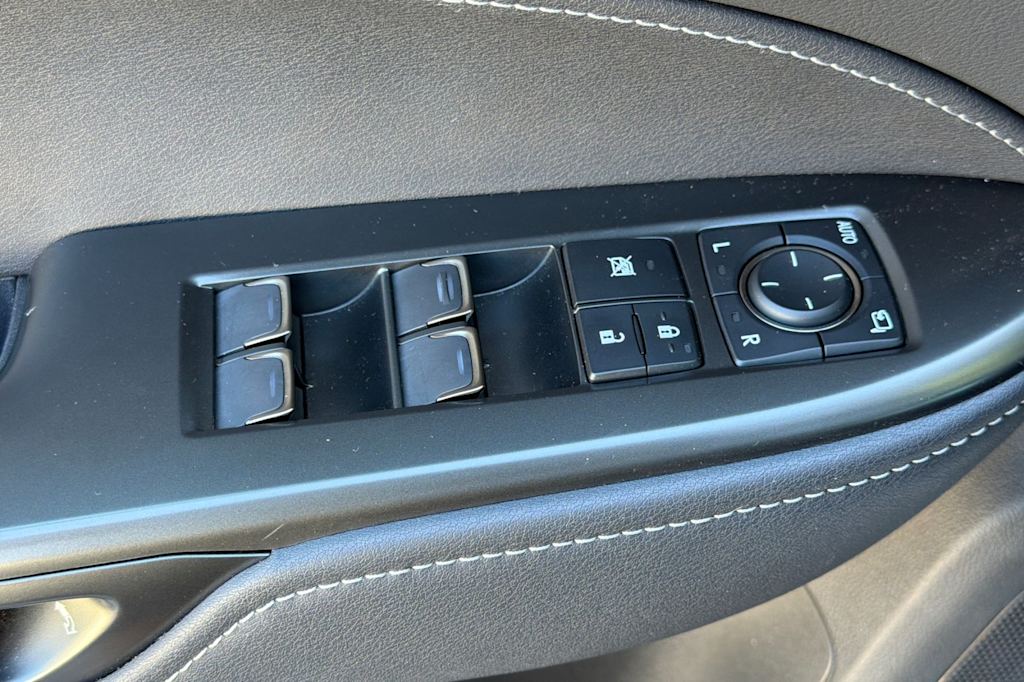 Thumbnail: 2026 Lexus ES - 22