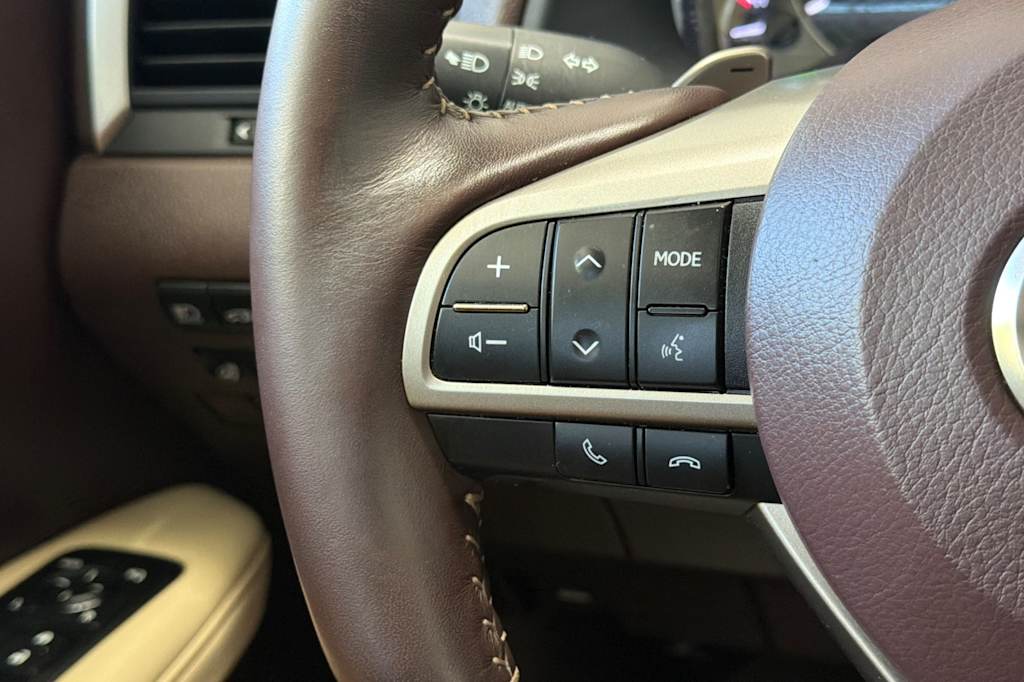 Thumbnail: 2020 Lexus RX - 31