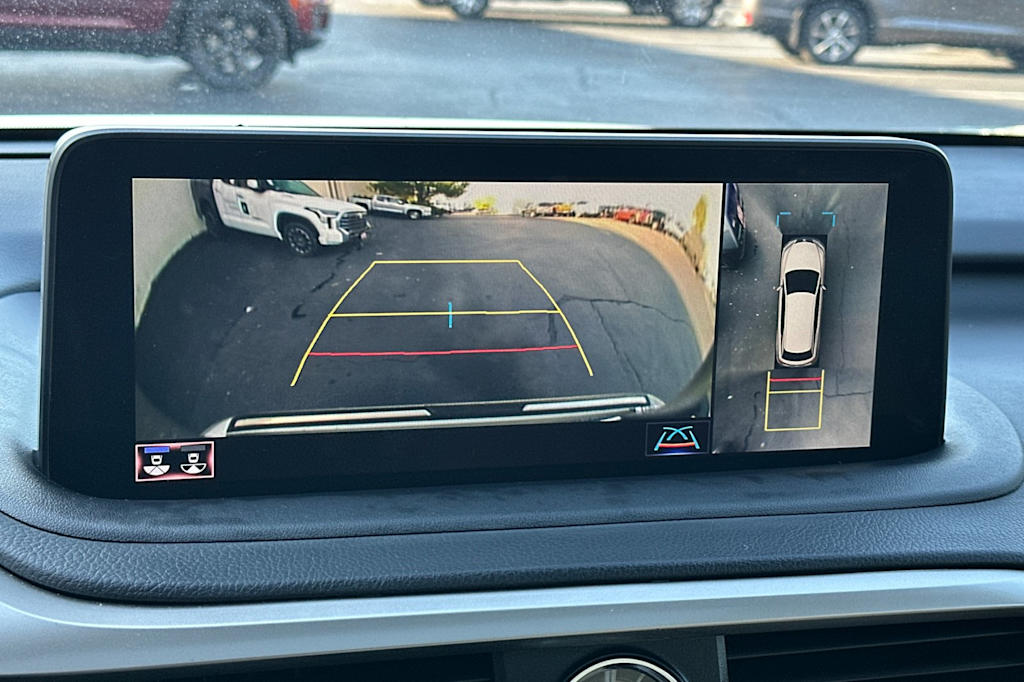 Thumbnail: 2021 Lexus RX - 27