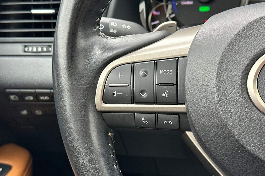 Thumbnail: 2022 Lexus RX - 31