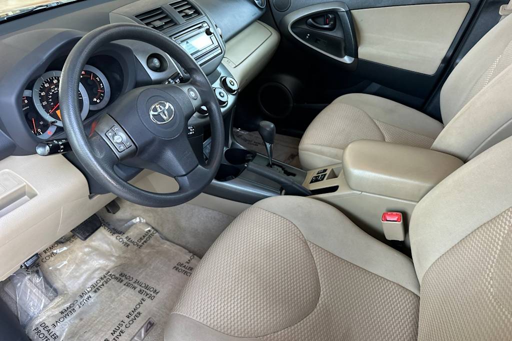 2012 Toyota RAV4 Base 9