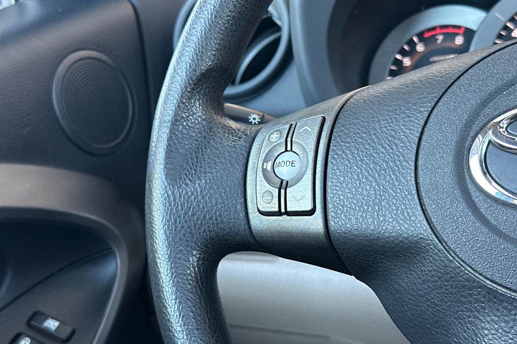 2012 Toyota RAV4 Base 27