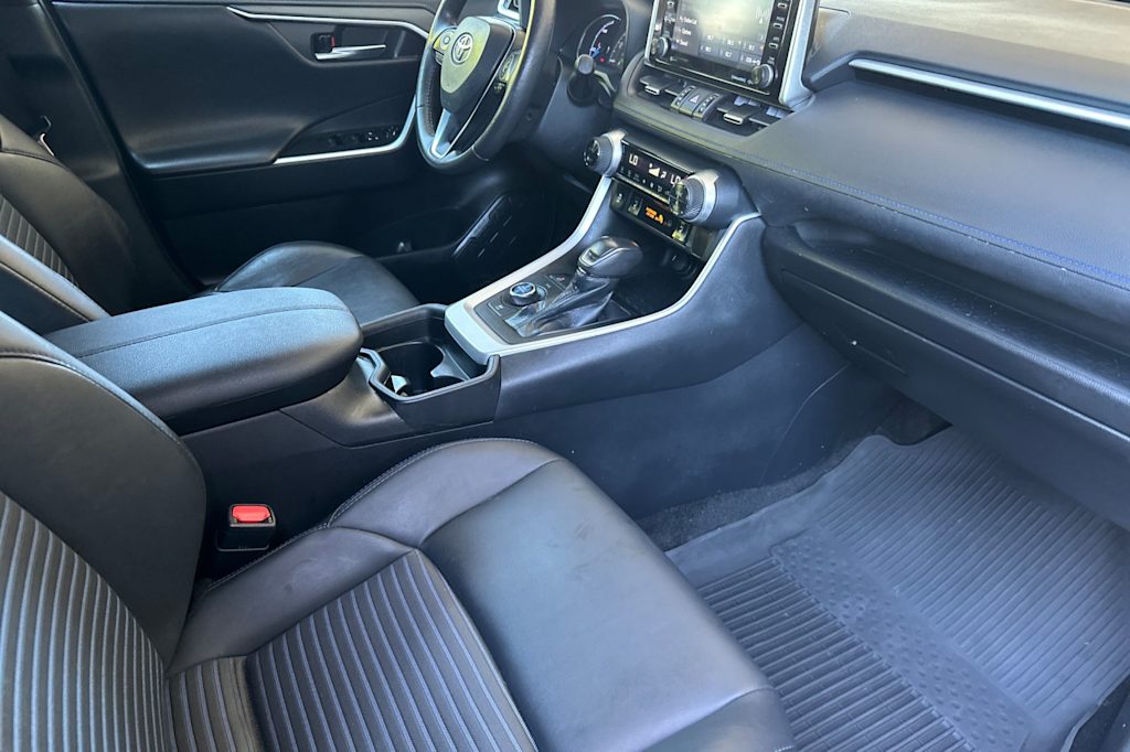 Thumbnail: 2021 Toyota RAV4 - 10