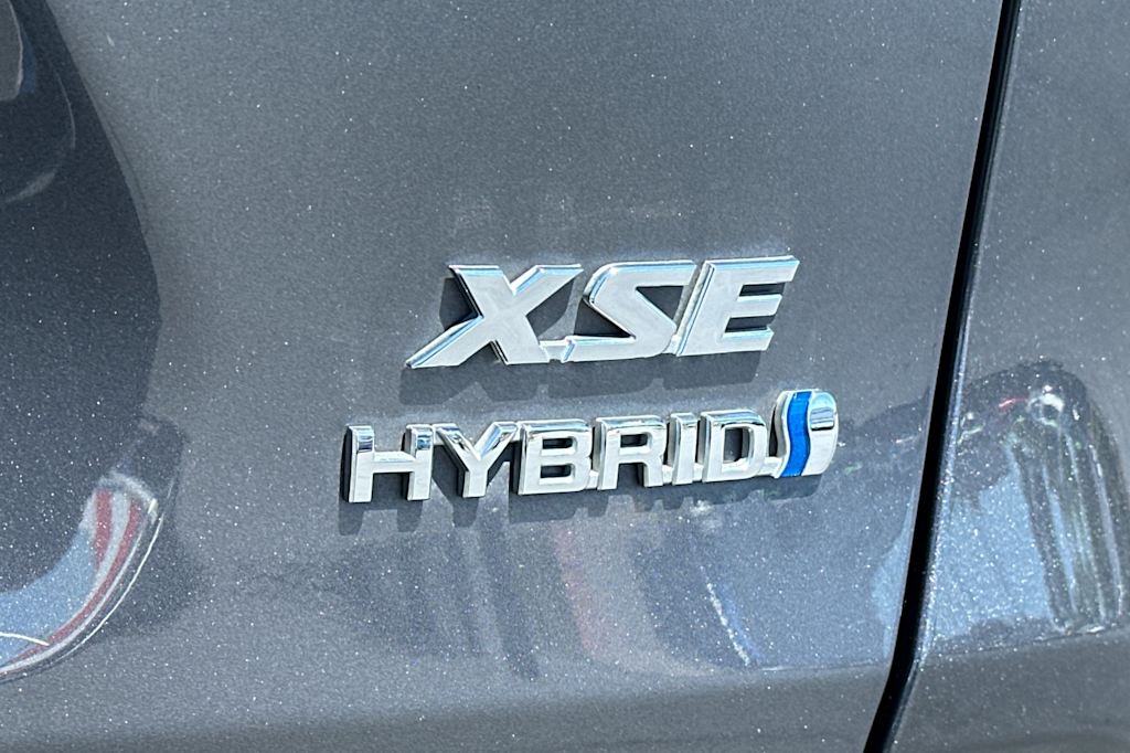 Thumbnail: 2021 Toyota RAV4 - 33