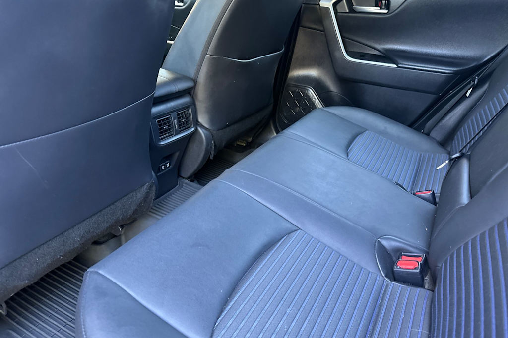 Thumbnail: 2021 Toyota RAV4 - 11
