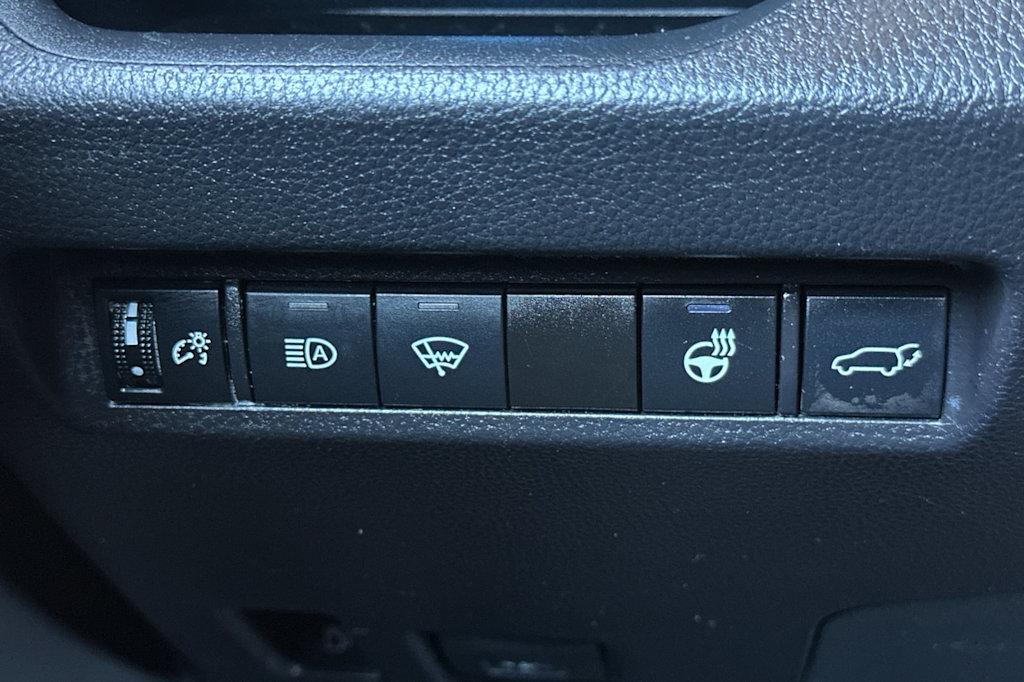Thumbnail: 2021 Toyota RAV4 - 32
