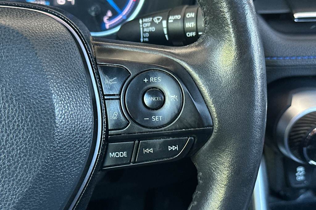 Thumbnail: 2021 Toyota RAV4 - 30