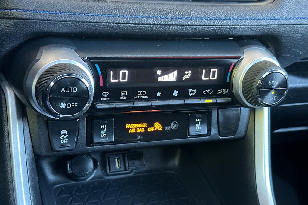 Thumbnail: 2021 Toyota RAV4 - 26