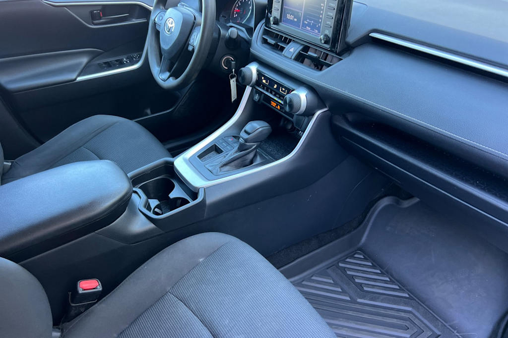 Thumbnail: 2019 Toyota RAV4 - 13