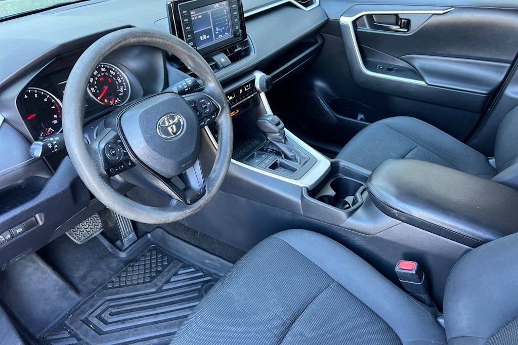 Thumbnail: 2019 Toyota RAV4 - 9
